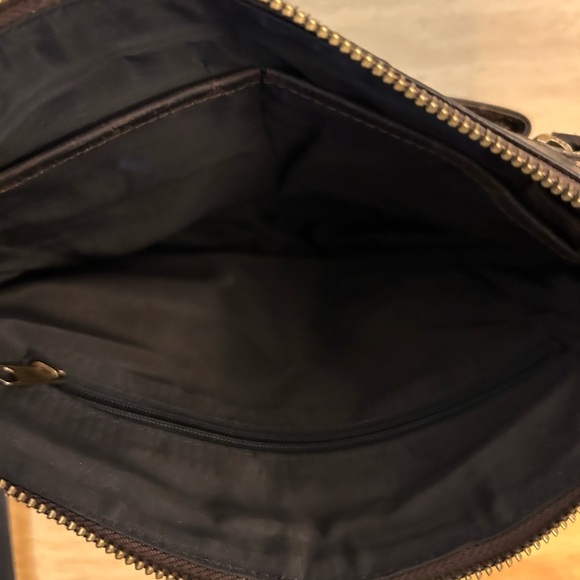 LUXEORIA
Genuine Leather Crossbody Sling Bag Crossbody. - Picture 7 of 10